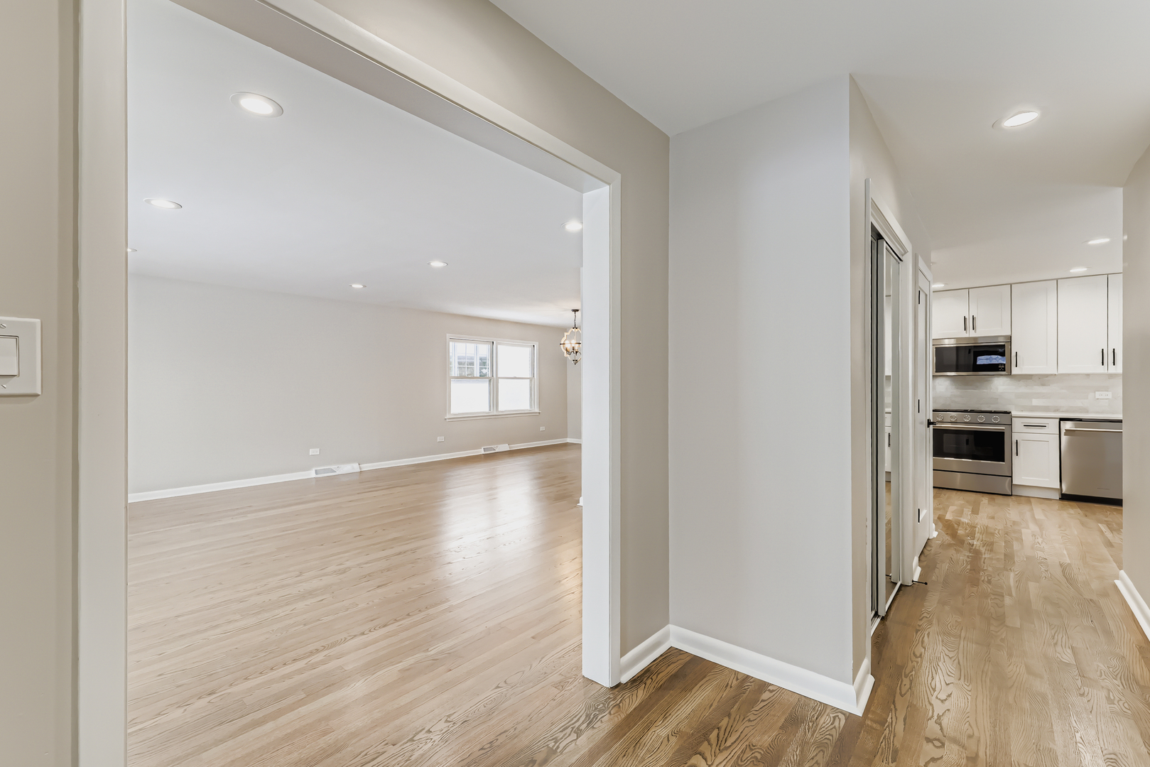 303 S Fernandez Avenue, Arlington Heights, IL 60005