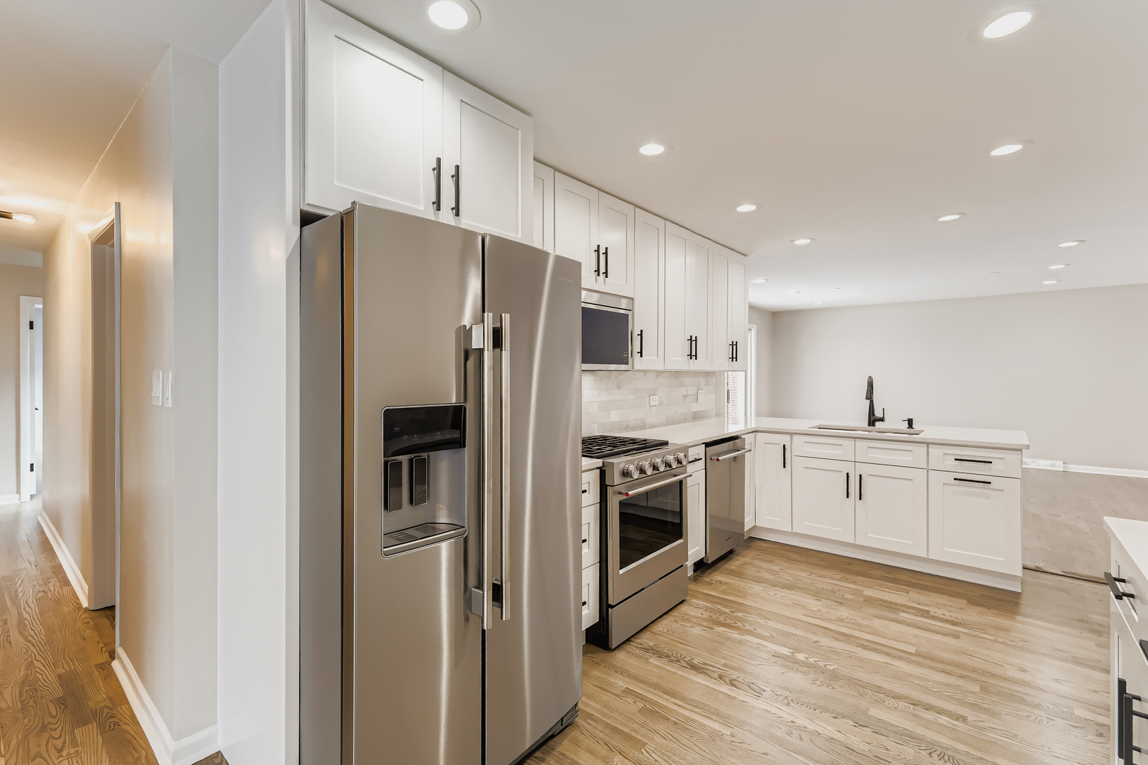 303 S Fernandez Avenue, Arlington Heights, IL 60005