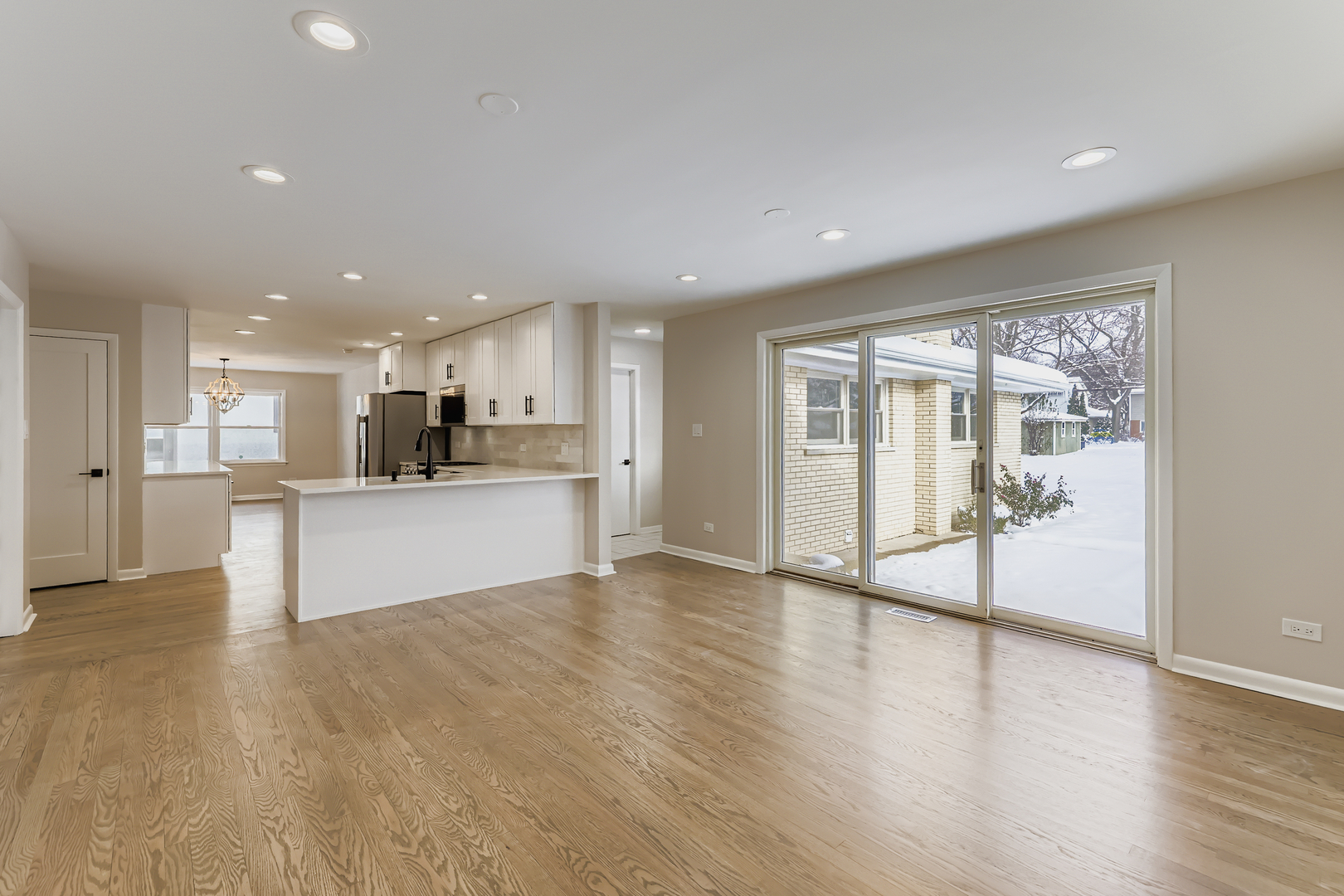 303 S Fernandez Avenue, Arlington Heights, IL 60005