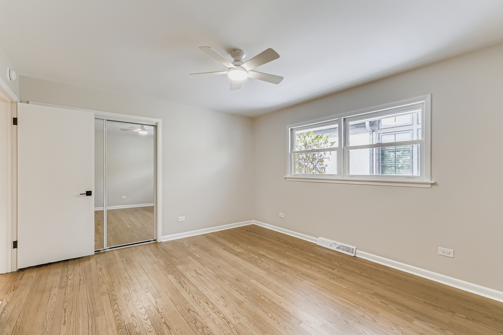 303 S Fernandez Avenue, Arlington Heights, IL 60005