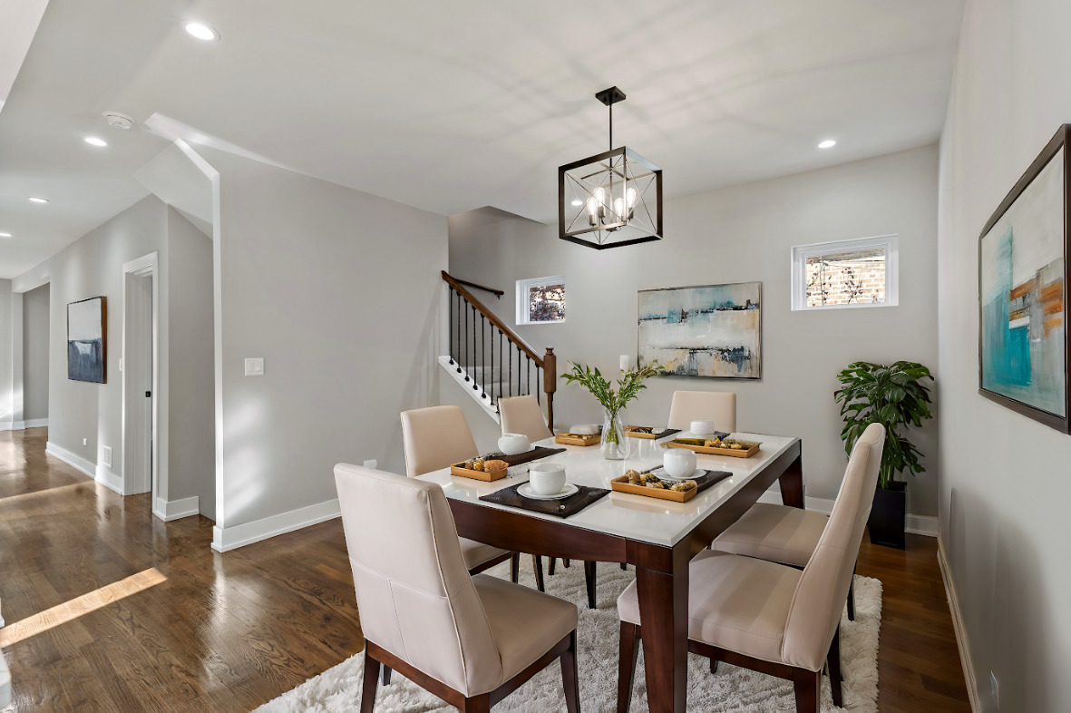 9233 S Essex Avenue, Chicago, IL 60617