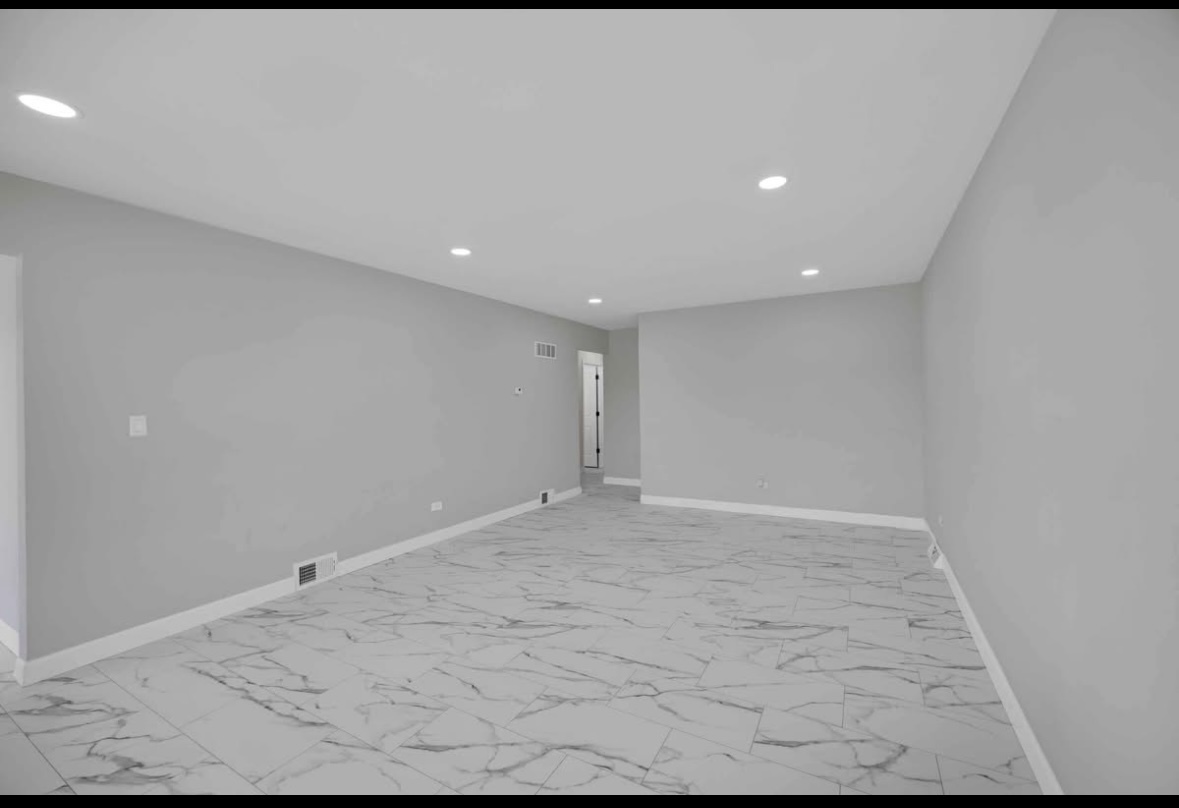 13921 S Manistee Avenue, Burnham, IL 60633