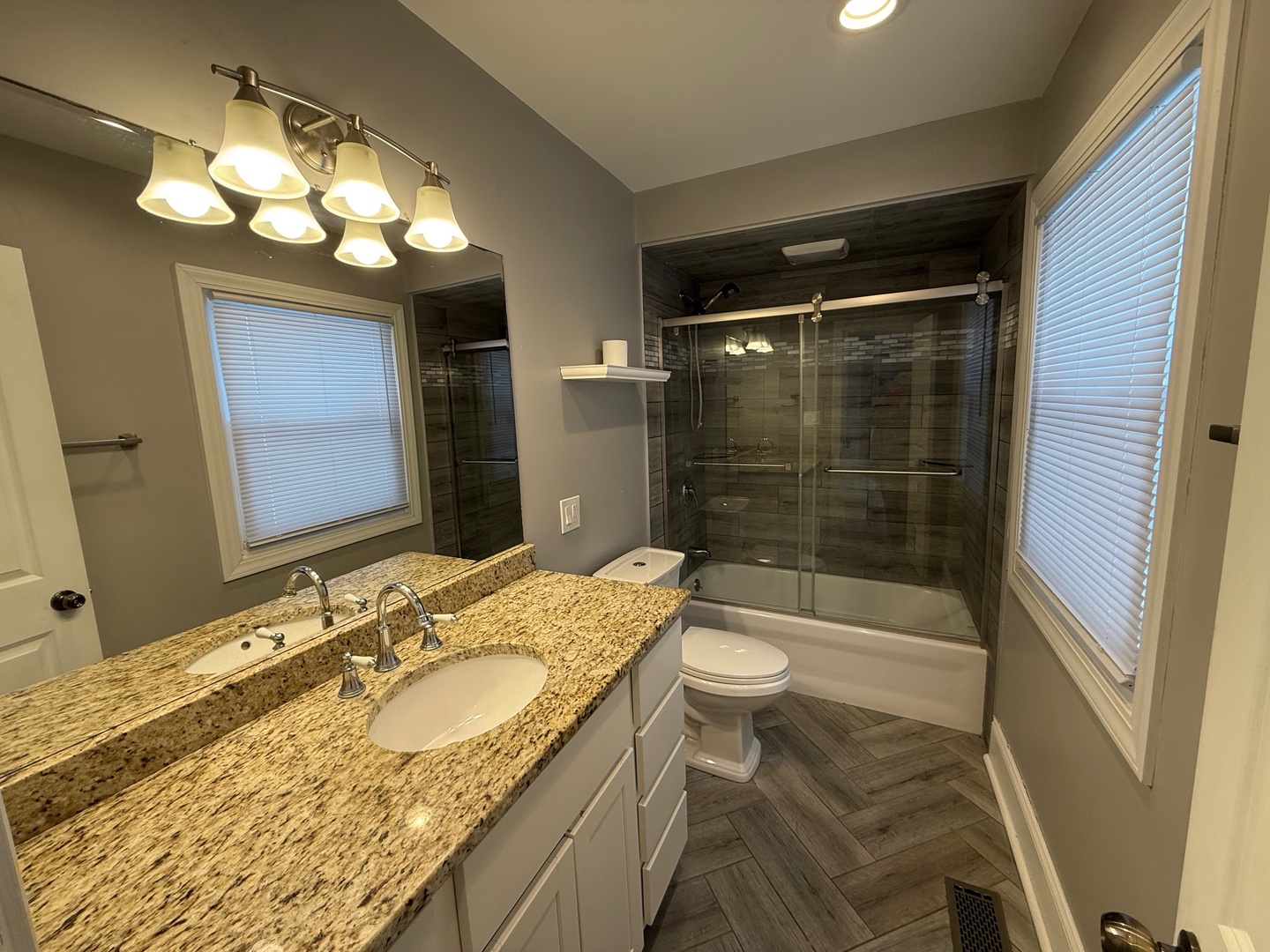 15036 W Russell Road, Zion, IL 60099