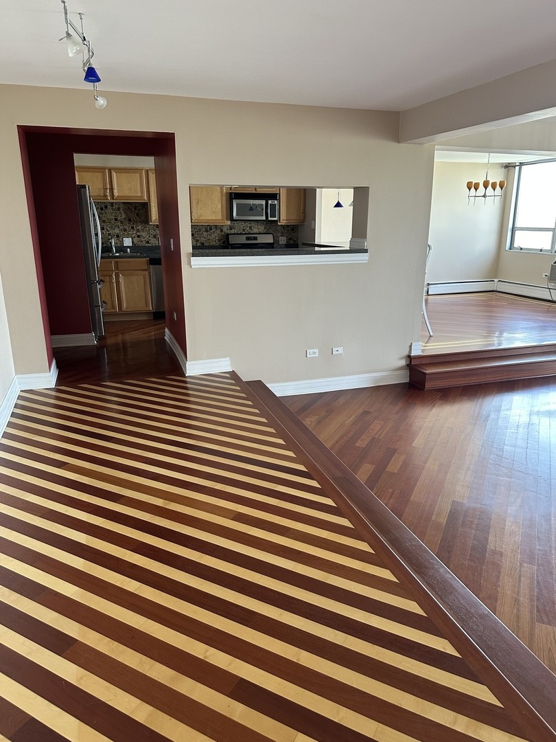 8809 W Golf Road #11F, Niles, IL 60714