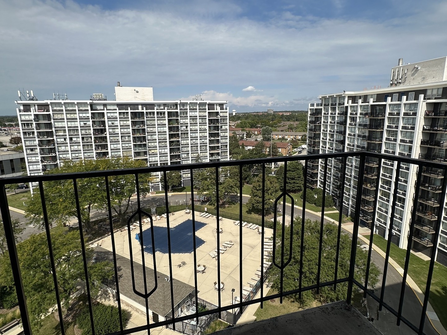 8809 W Golf Road #11F, Niles, IL 60714