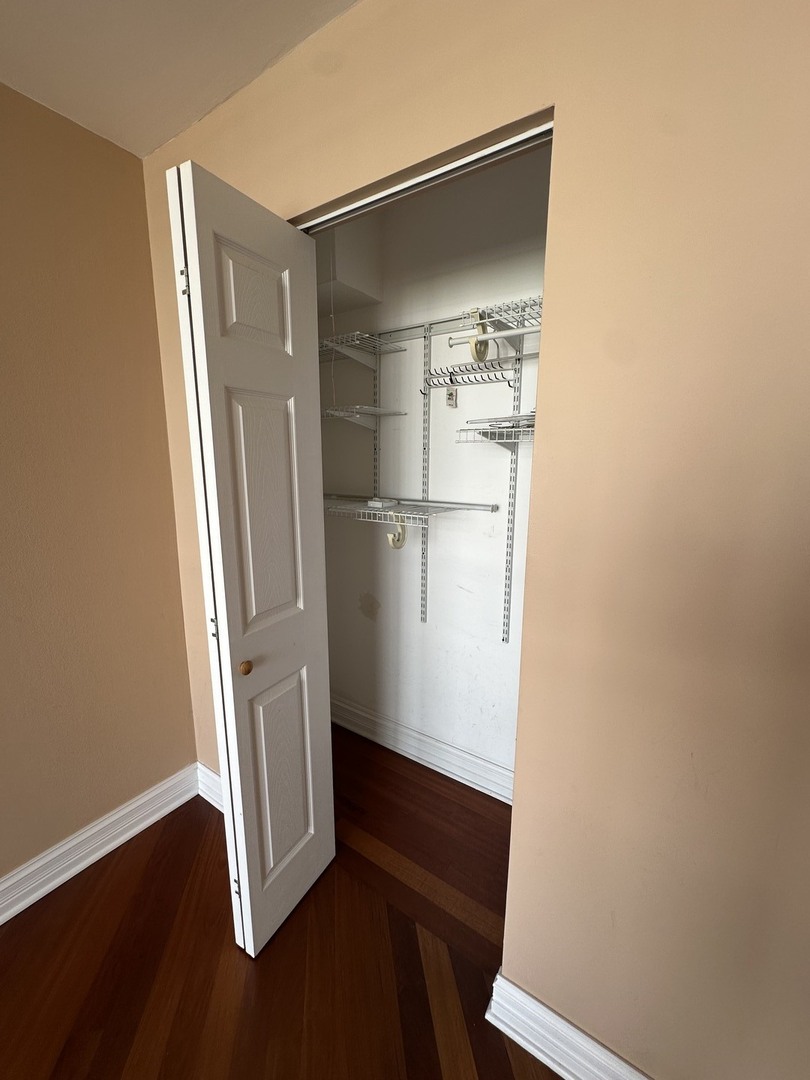 8809 W Golf Road #11F, Niles, IL 60714