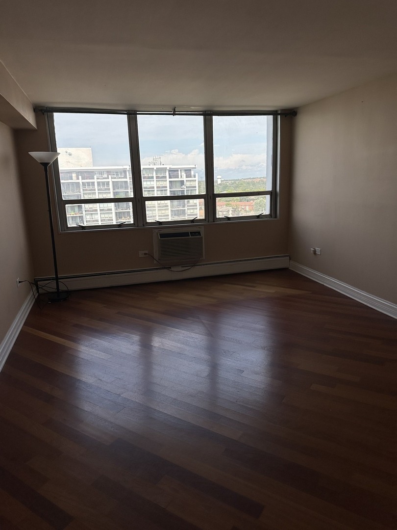 8809 W Golf Road #11F, Niles, IL 60714