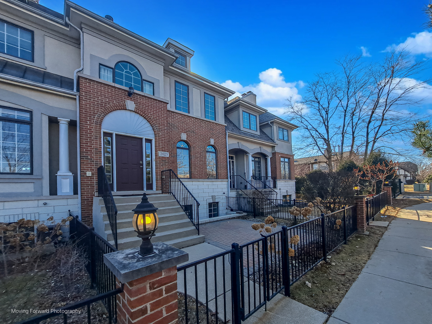 2023 Alta Vista Court, Naperville, IL 60563