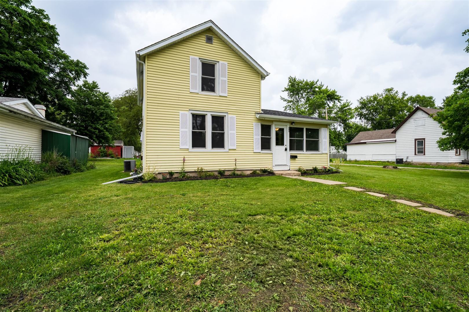 503 Commercial Street, Chenoa, IL 61726