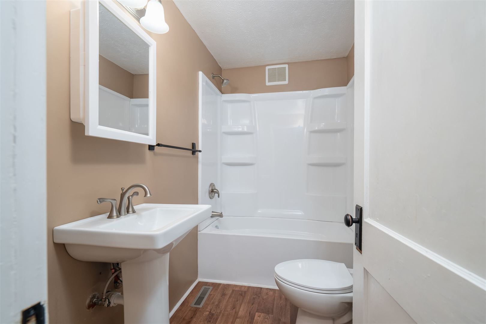 503 Commercial Street, Chenoa, IL 61726