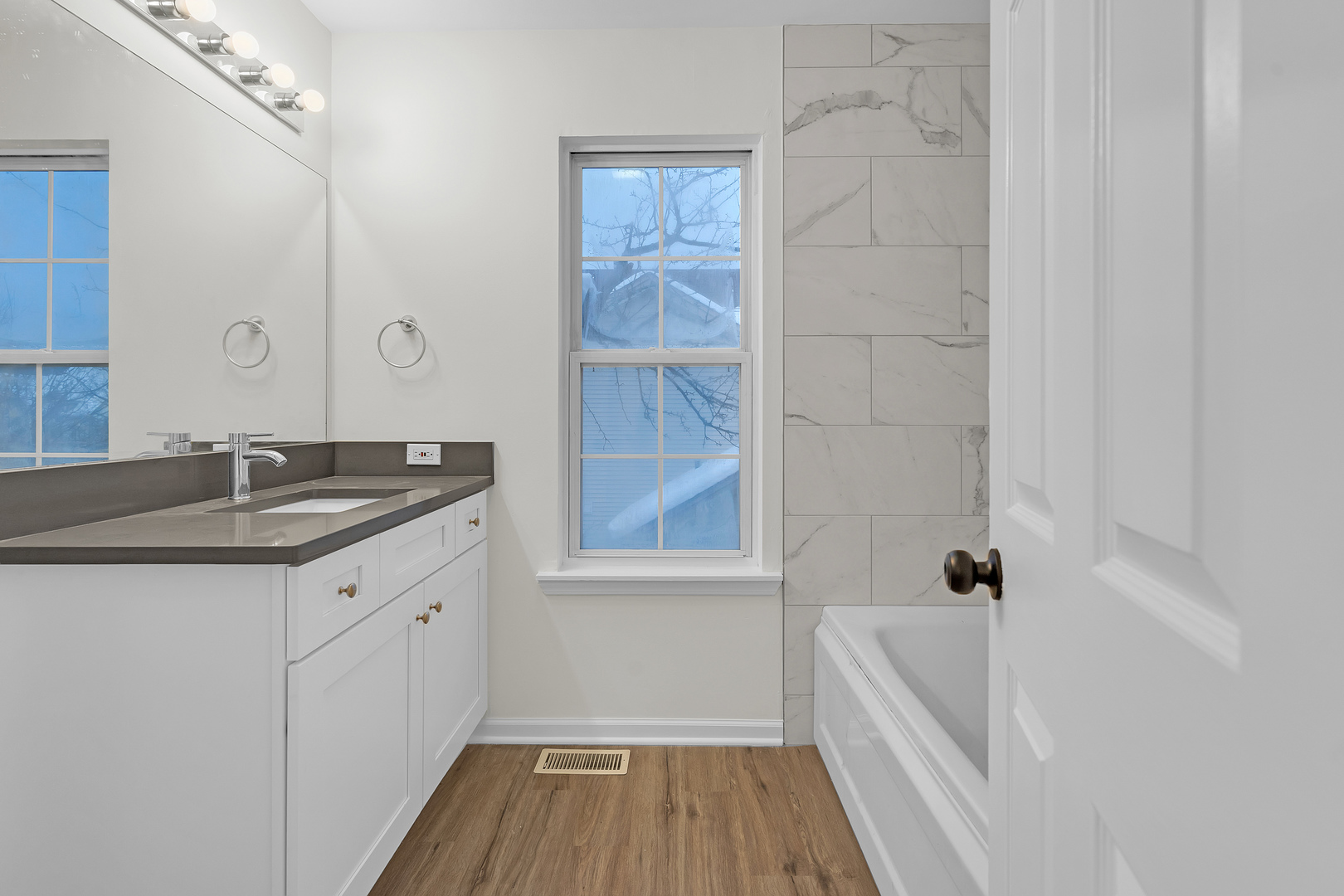 3248 Hampshire Lane, Waukegan, IL 60087