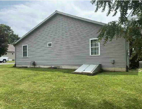 302 S Walnut Street, Colfax, IL 61728