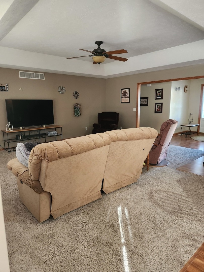 302 S Walnut Street, Colfax, IL 61728