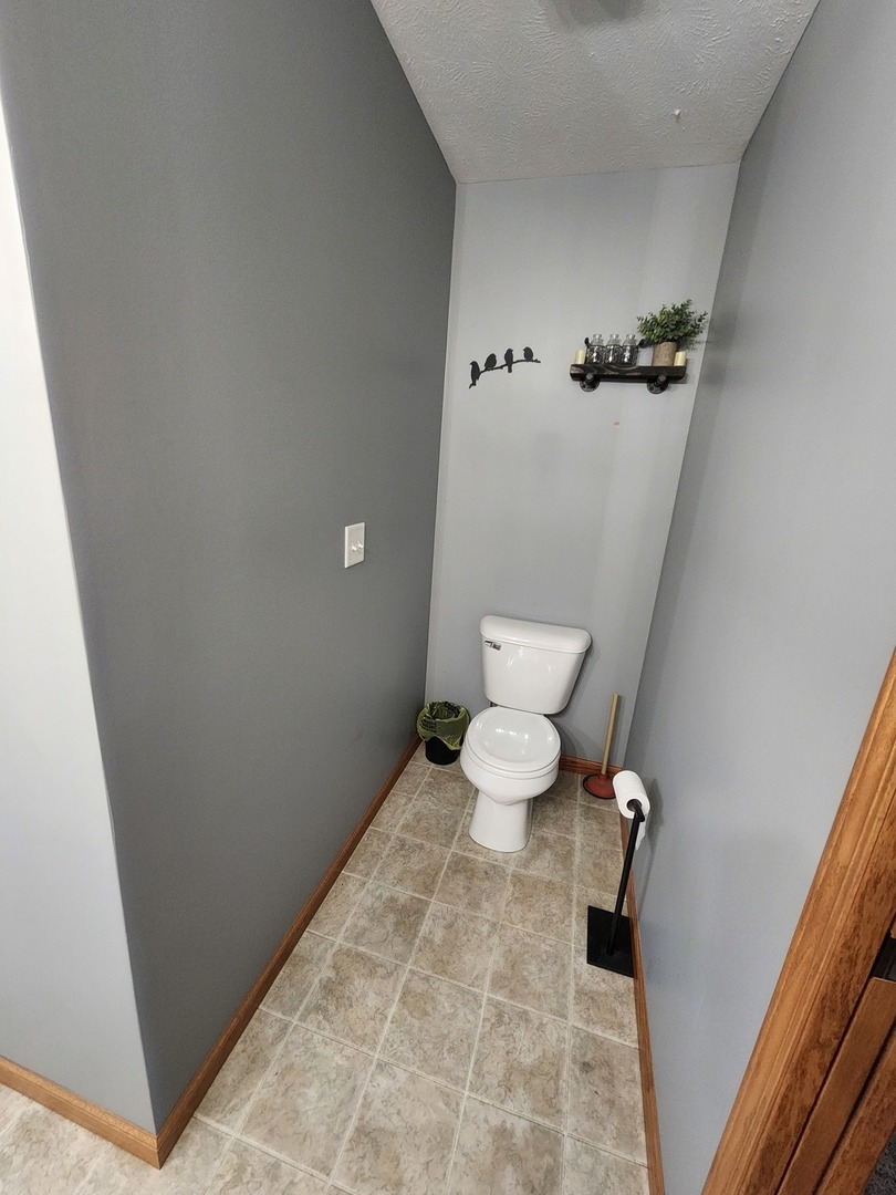 302 S Walnut Street, Colfax, IL 61728