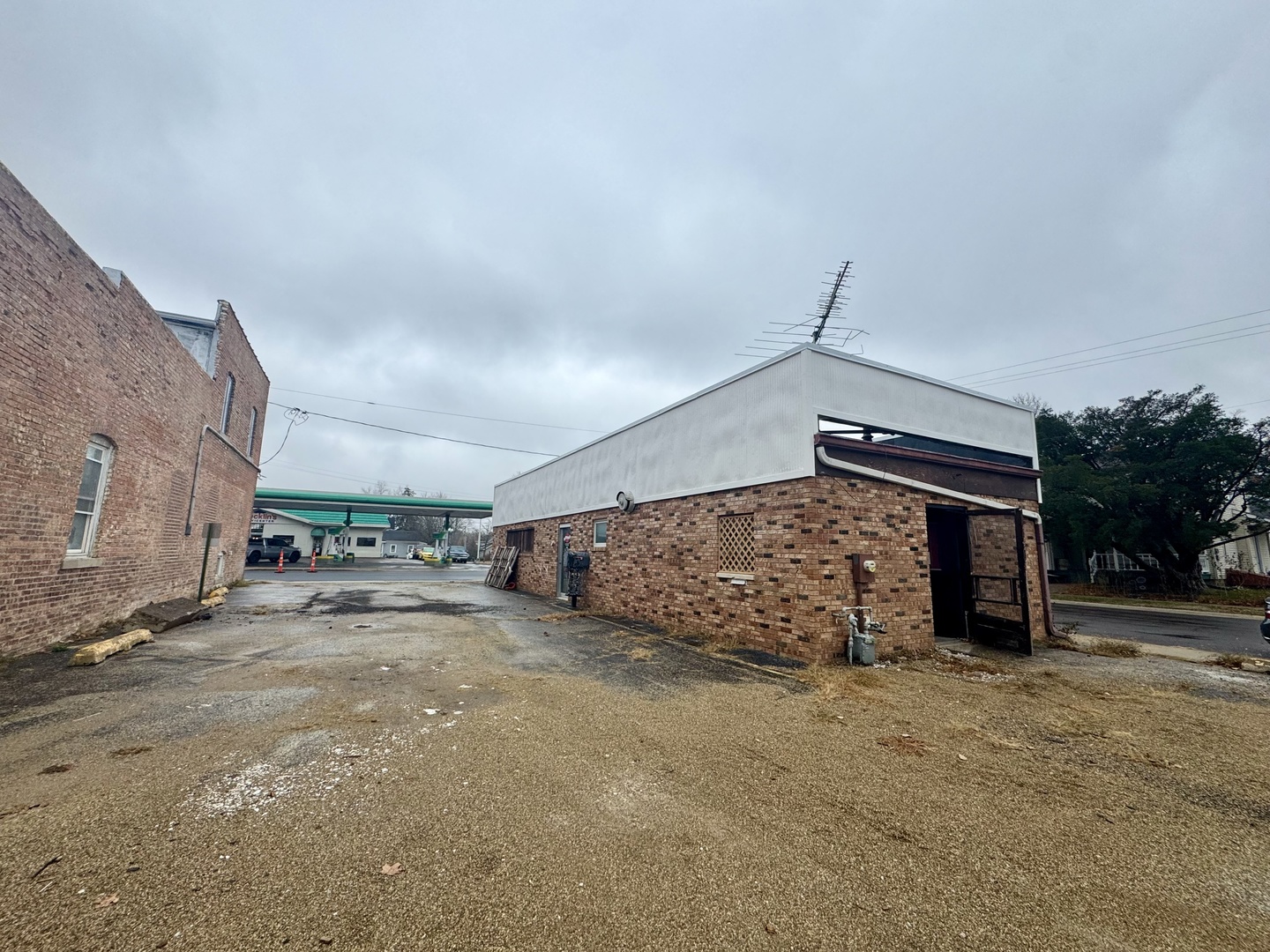 126 Walnut Street, Washington, IL 61571