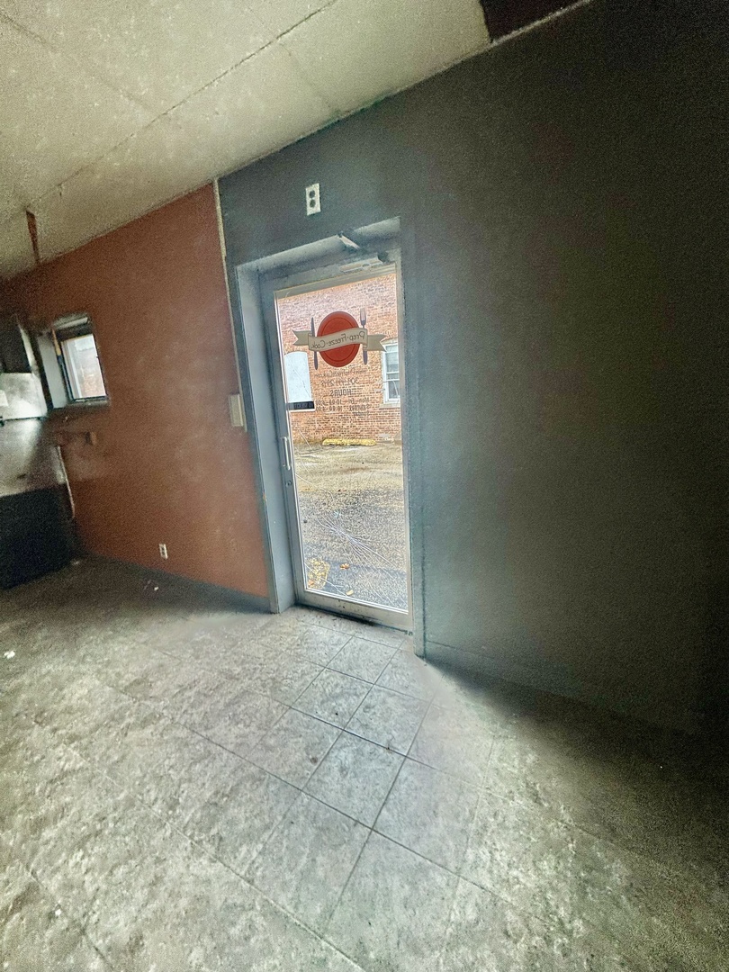 126 Walnut Street, Washington, IL 61571