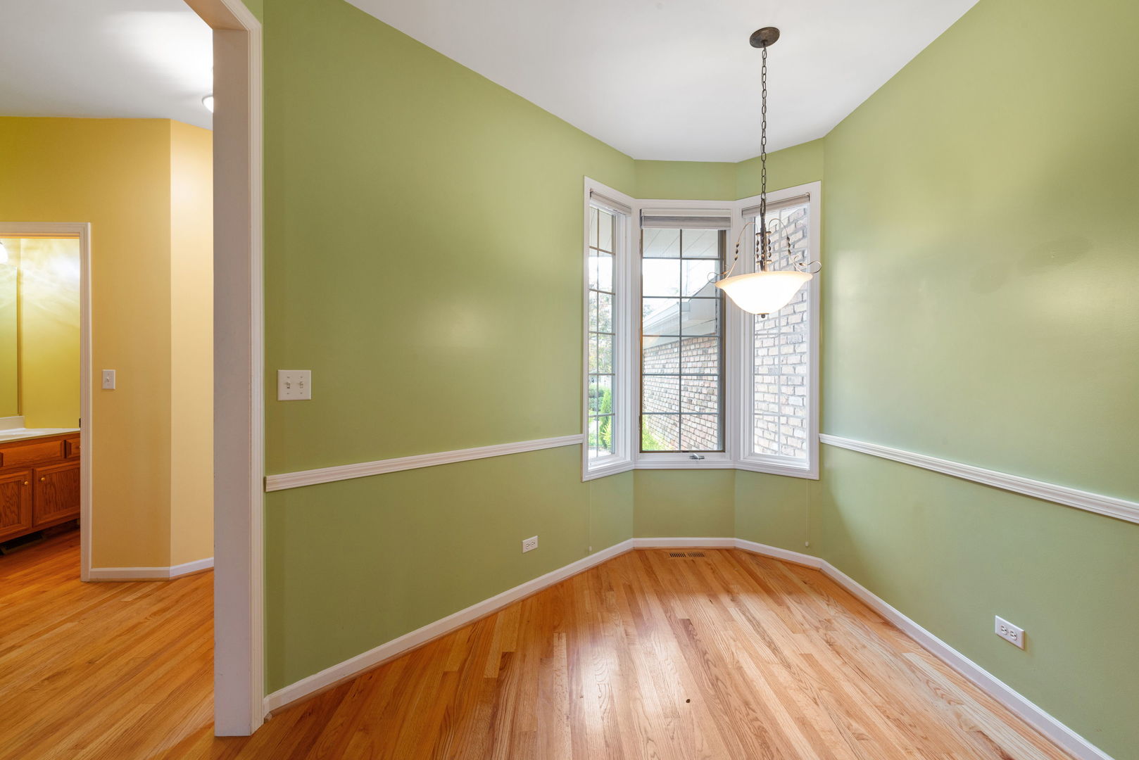 303 Reserve Circle, Clarendon Hills, IL 60514