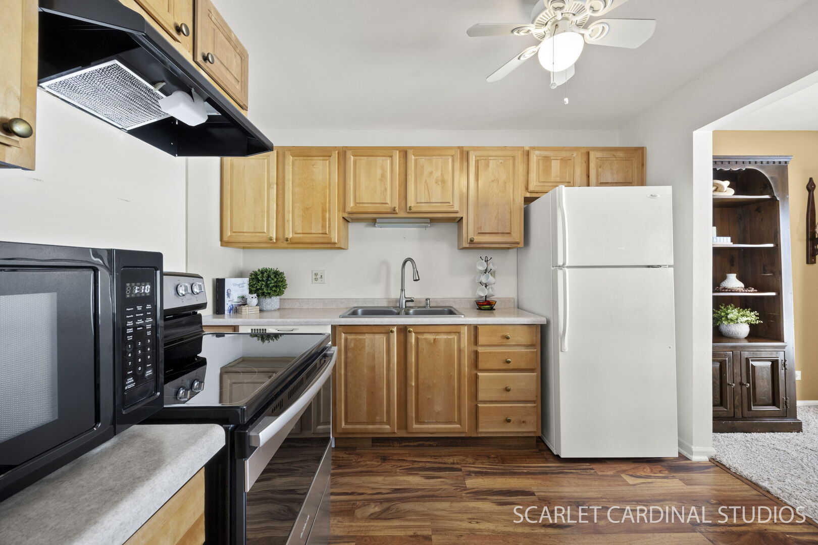 2057 Lancaster Circle #101C, Naperville, IL 60565