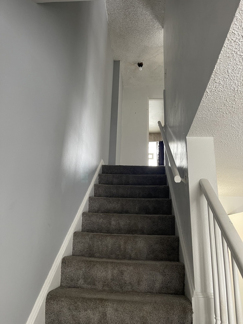 907 N Raynor Avenue, Joliet, IL 60435