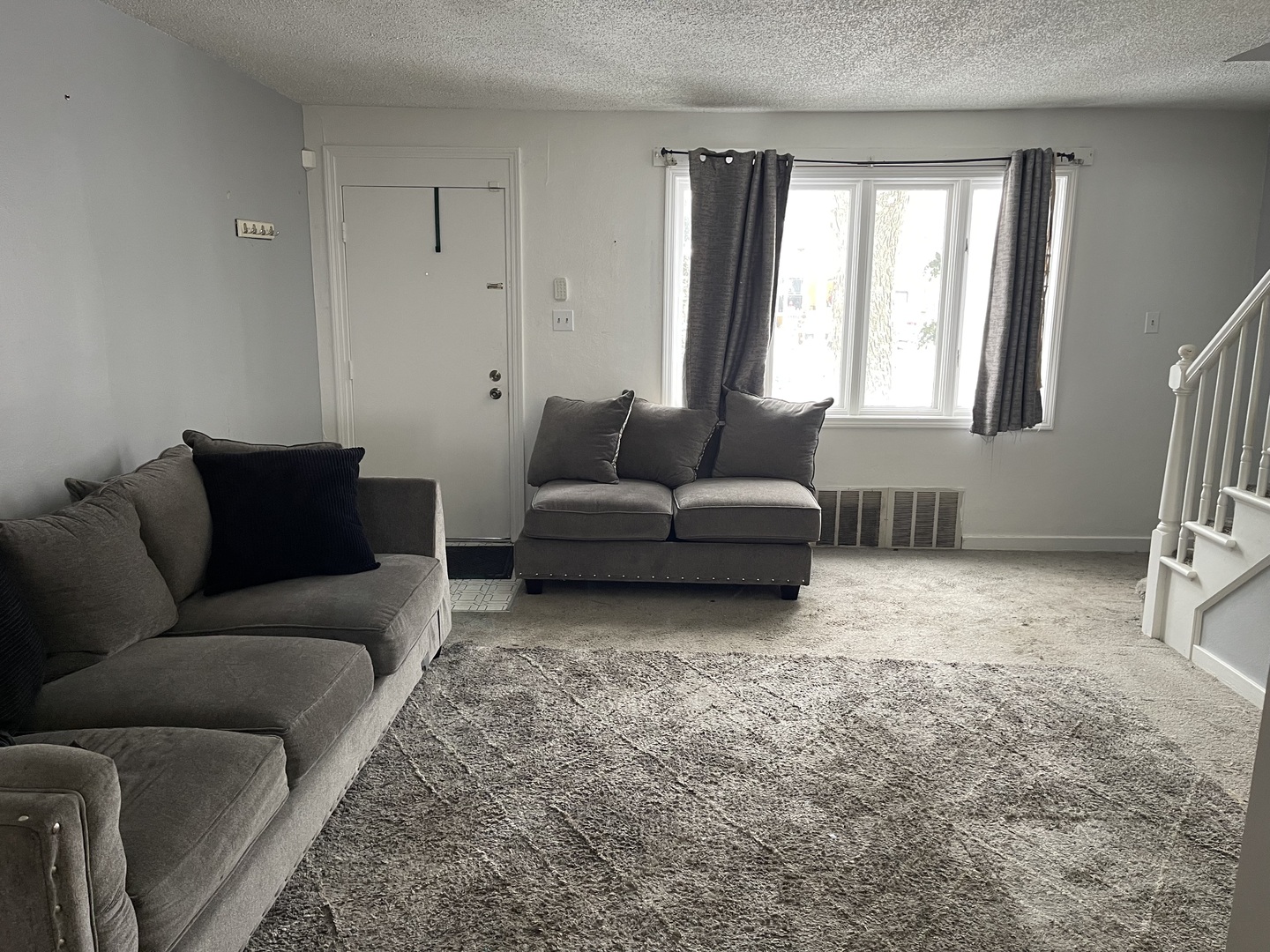 907 N Raynor Avenue, Joliet, IL 60435