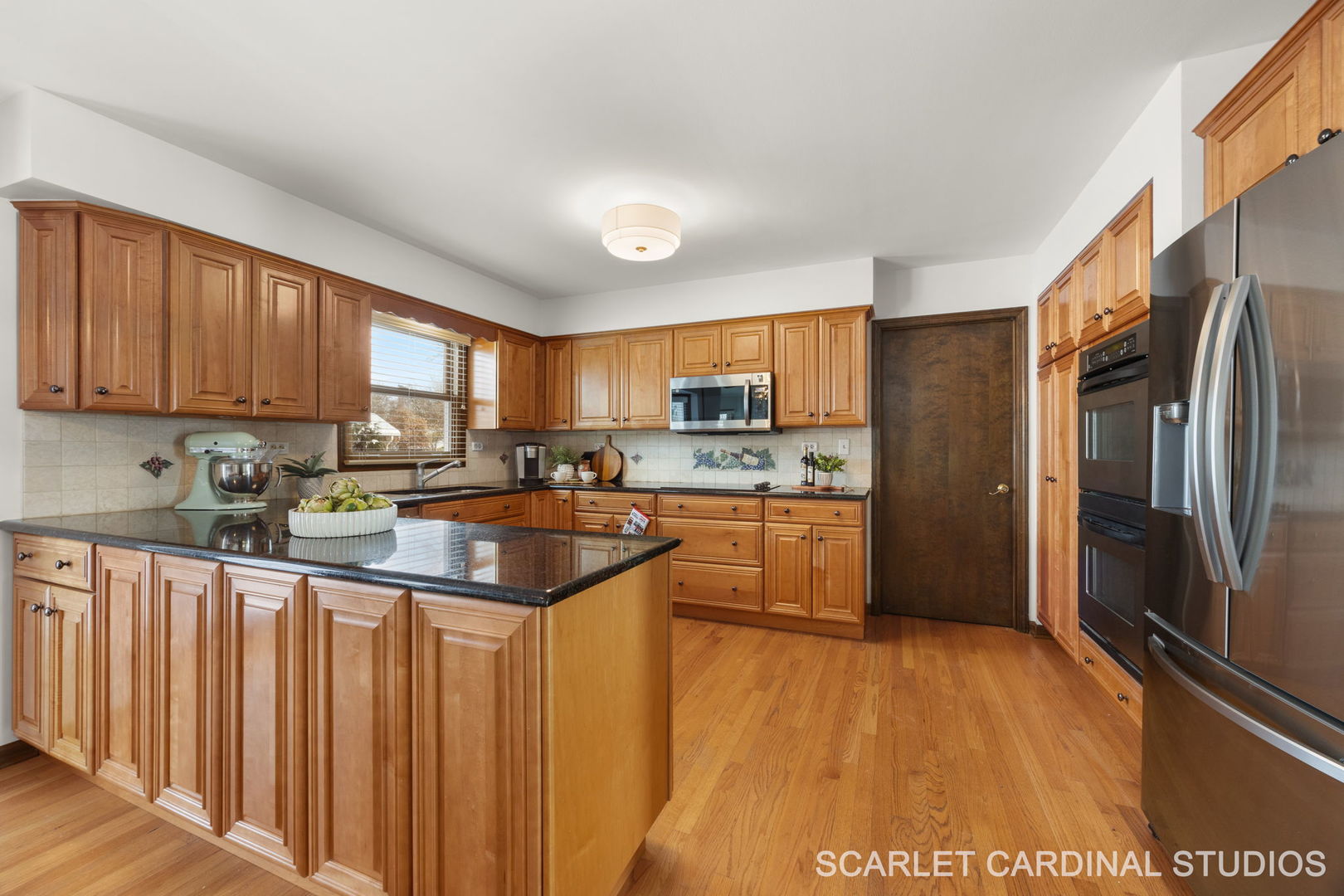 307 Leeds Court, Naperville, IL 60565