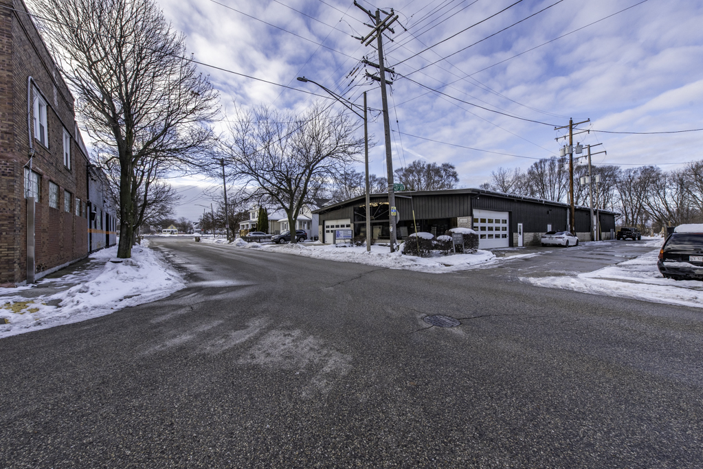 2827 63rd Street, Kenosha, WI 53143