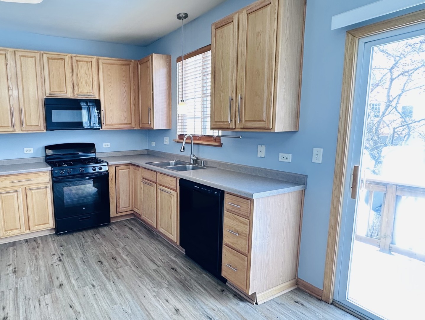 1851 Indian Hill Lane, Aurora, IL 60503