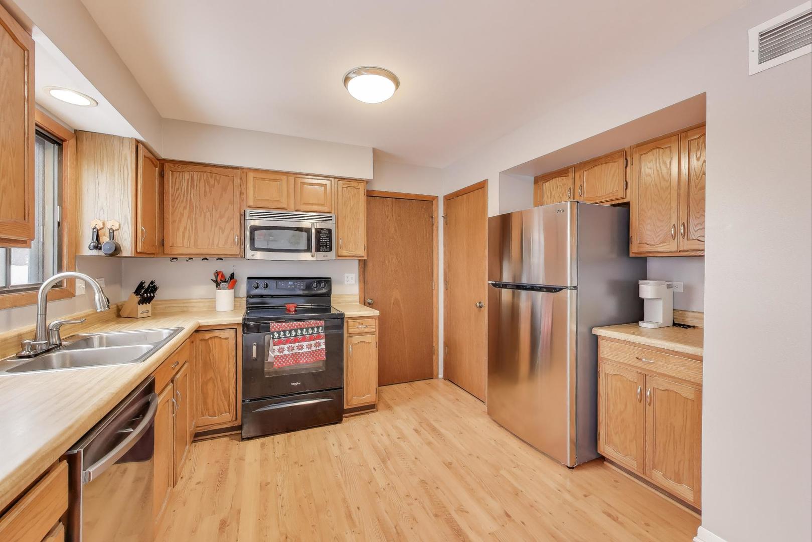 174 Dunbar Lane, East Dundee, IL 60118