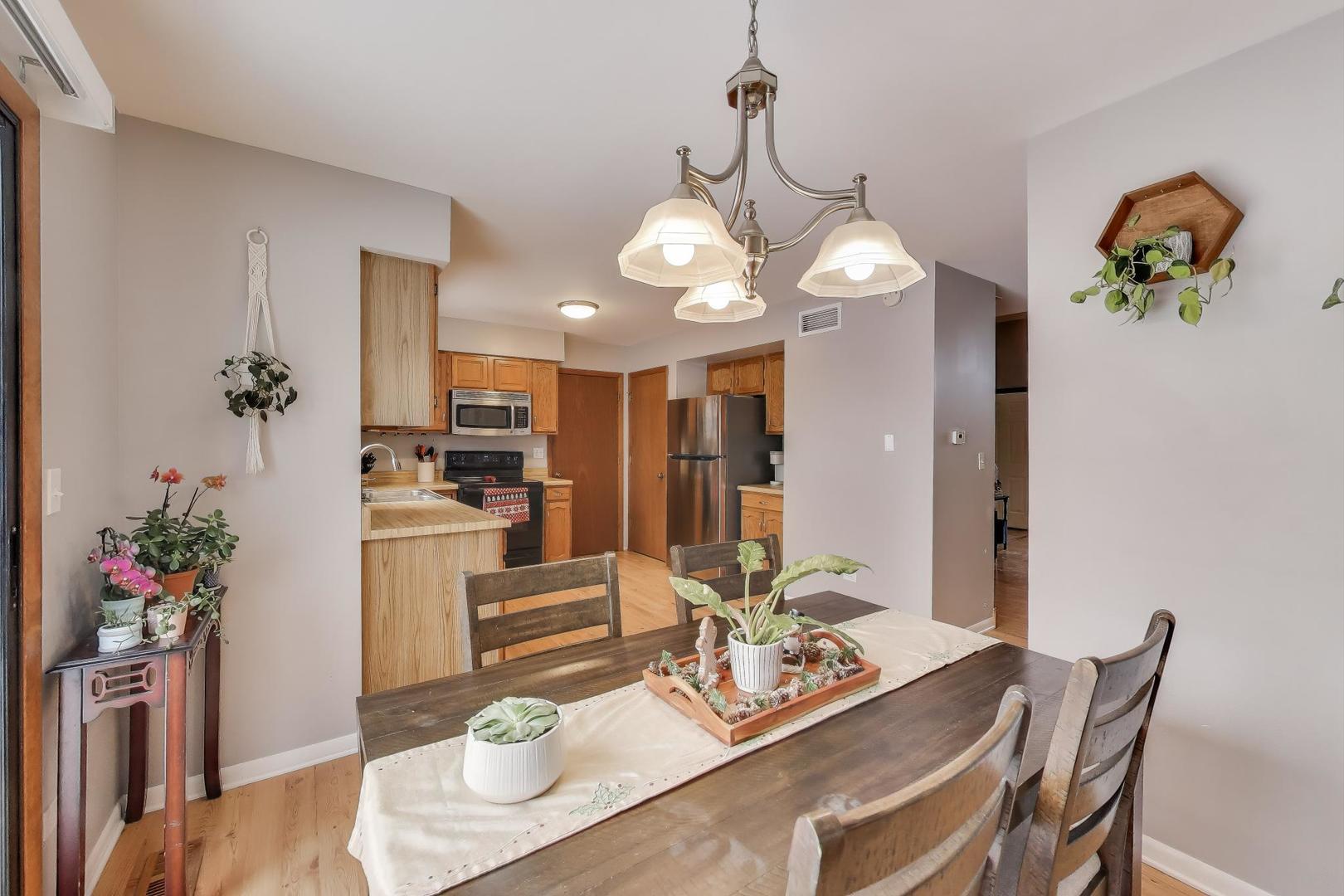 174 Dunbar Lane, East Dundee, IL 60118