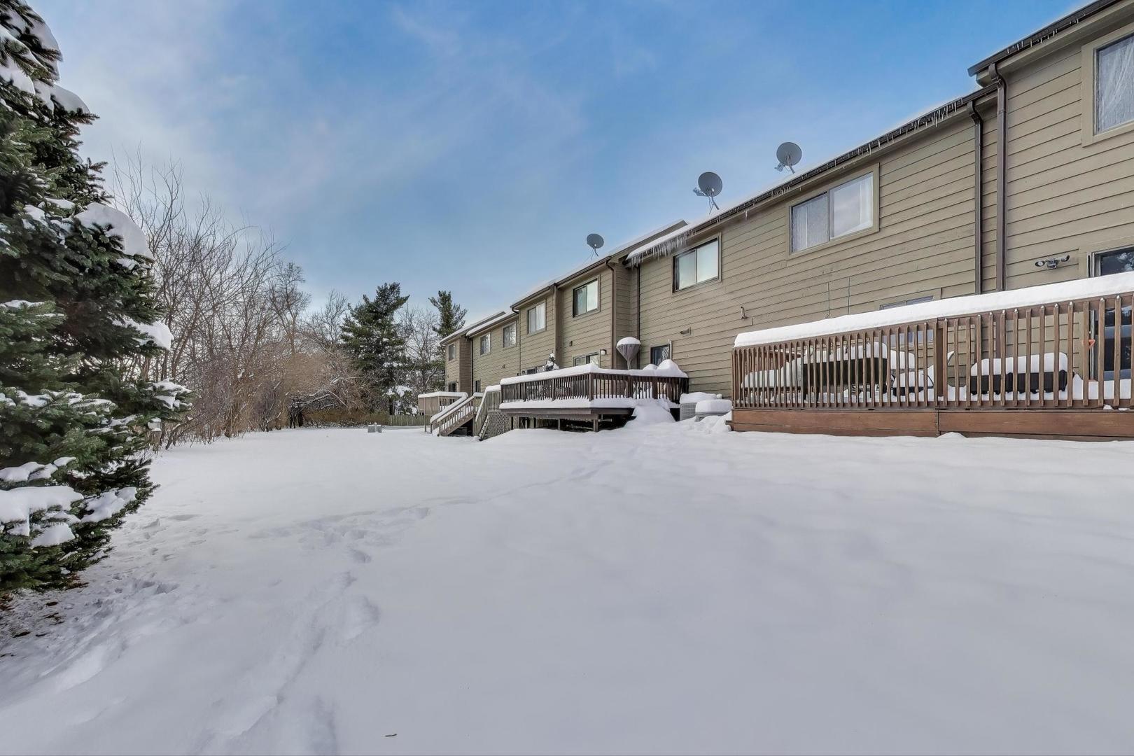 174 Dunbar Lane, East Dundee, IL 60118