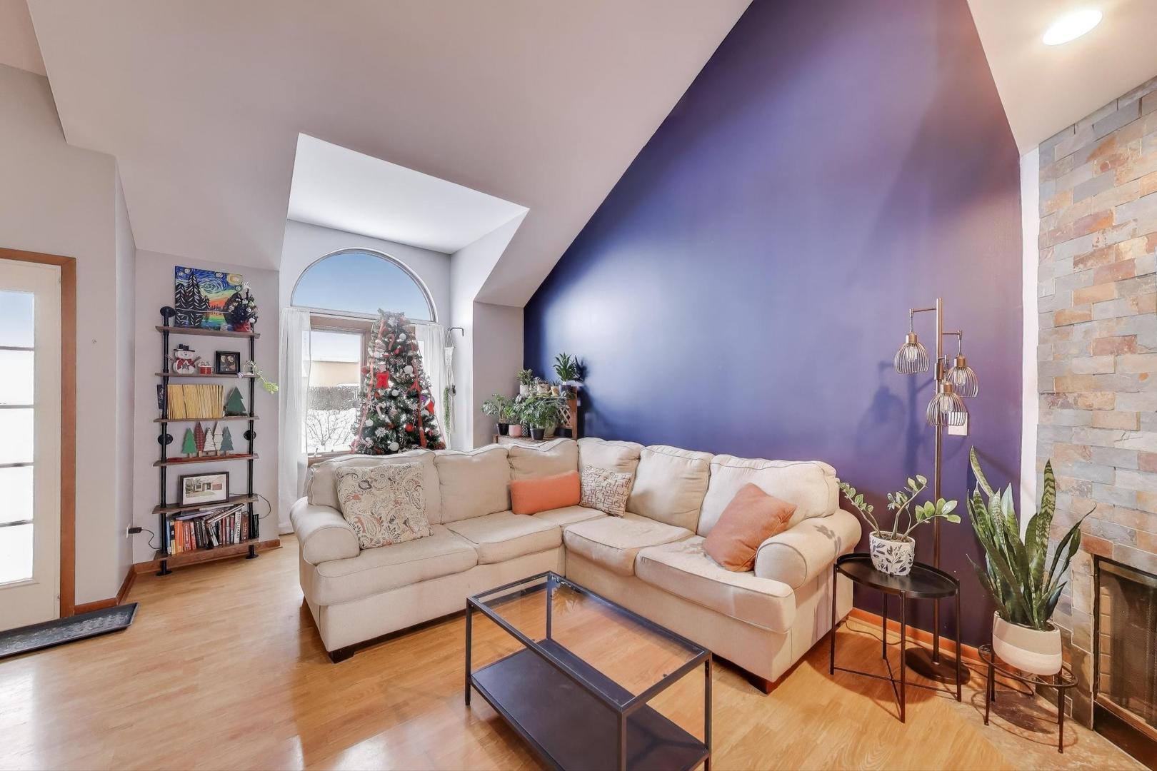 174 Dunbar Lane, East Dundee, IL 60118