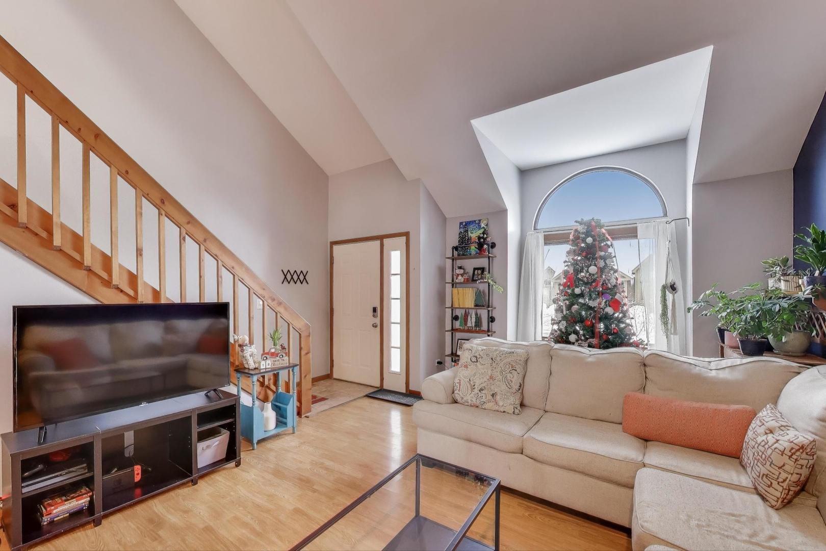 174 Dunbar Lane, East Dundee, IL 60118