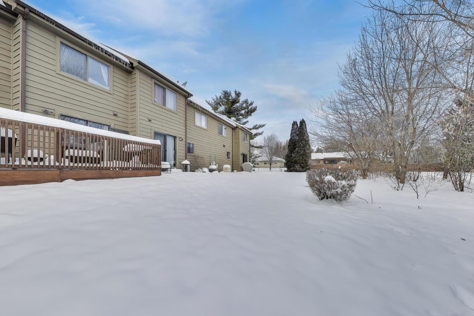 174 Dunbar Lane, East Dundee, IL 60118