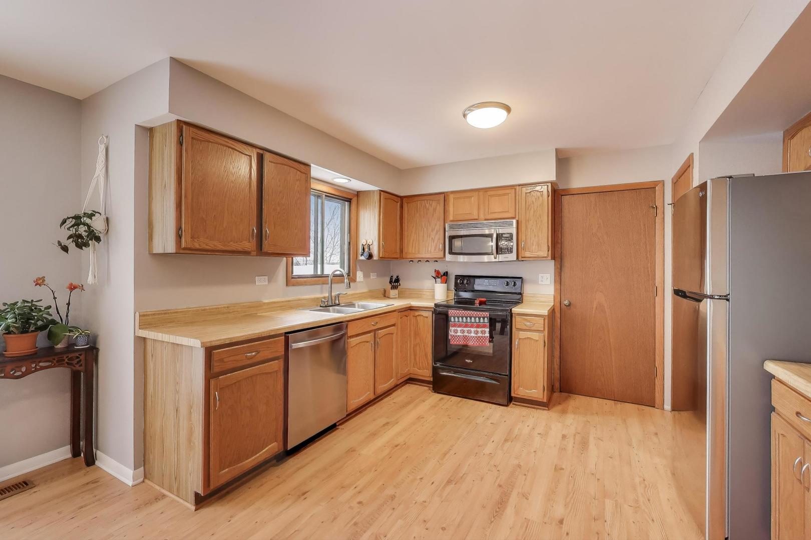 174 Dunbar Lane, East Dundee, IL 60118