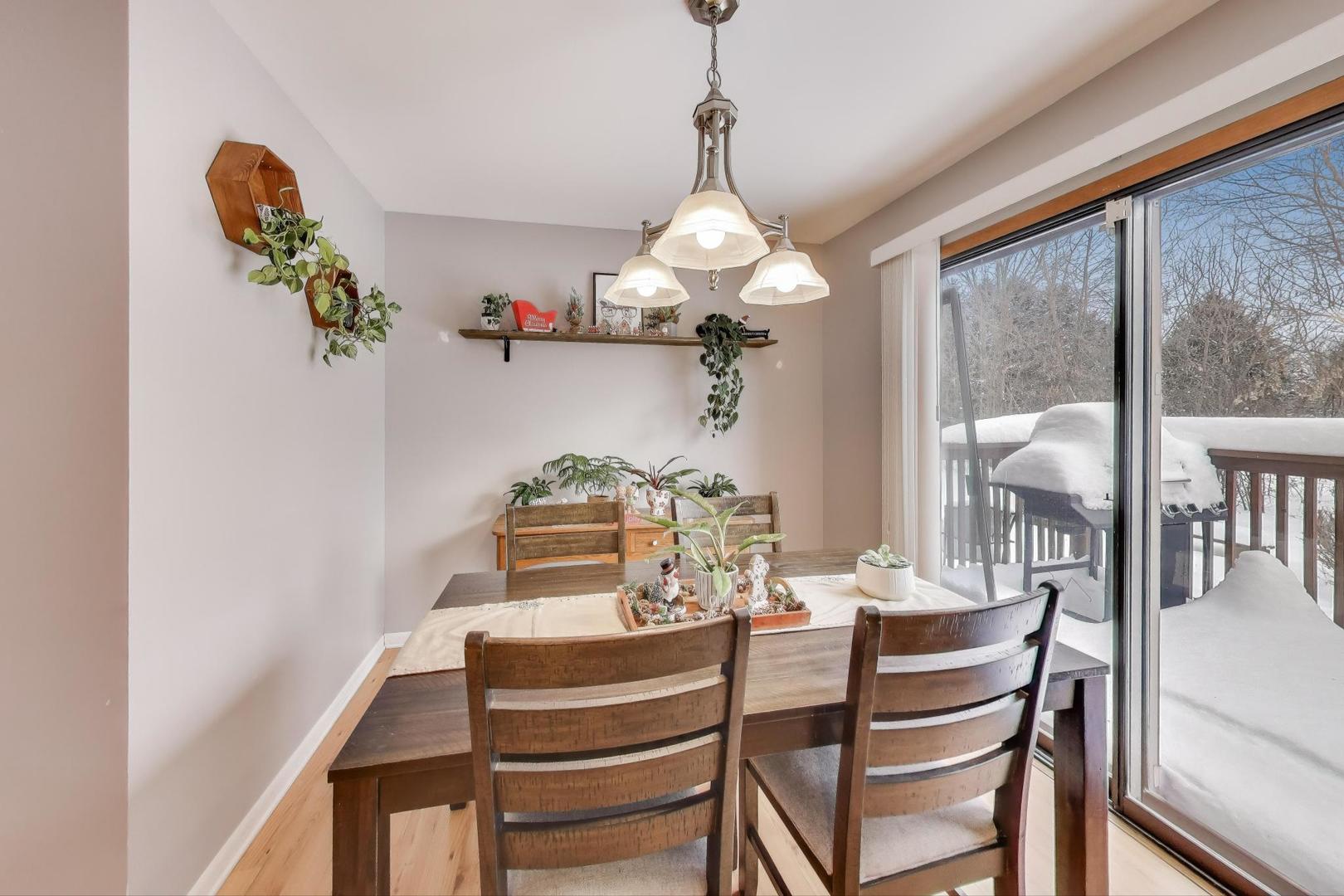 174 Dunbar Lane, East Dundee, IL 60118