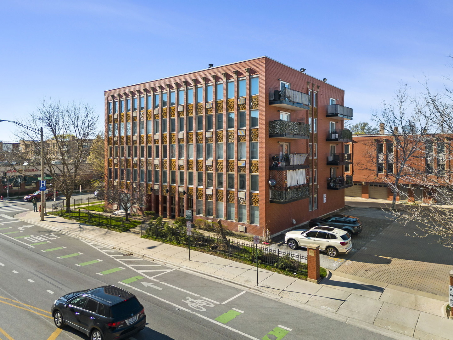 1041 Susan Collins Lane #102, Oak Park, IL 60302