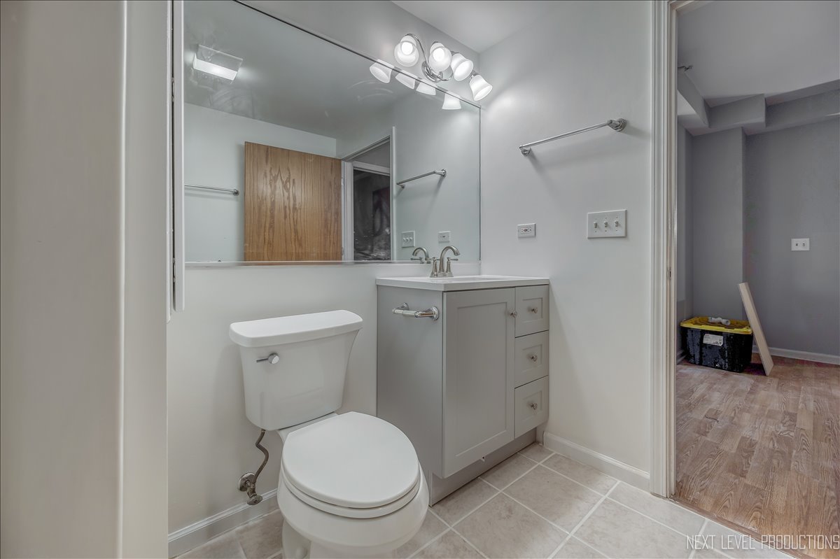 1041 Susan Collins Lane #102, Oak Park, IL 60302