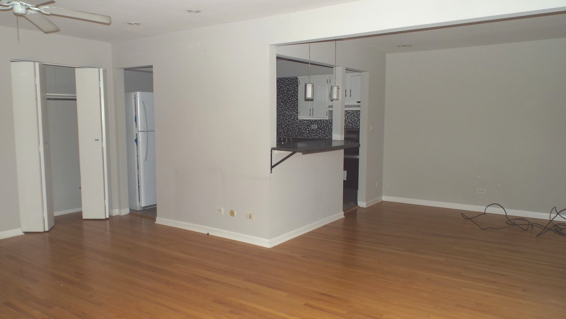 77 W Central Avenue #105, Roselle, IL 60172