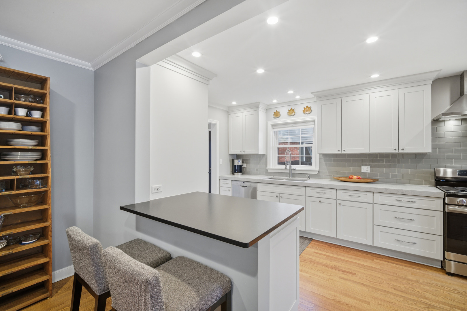 1319 Tyrell Avenue, Park Ridge, IL 60068