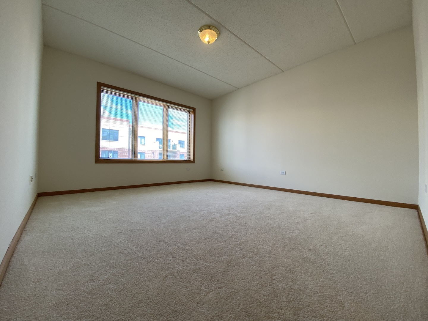 20 S MAIN Street #612, Mount Prospect, IL 60056