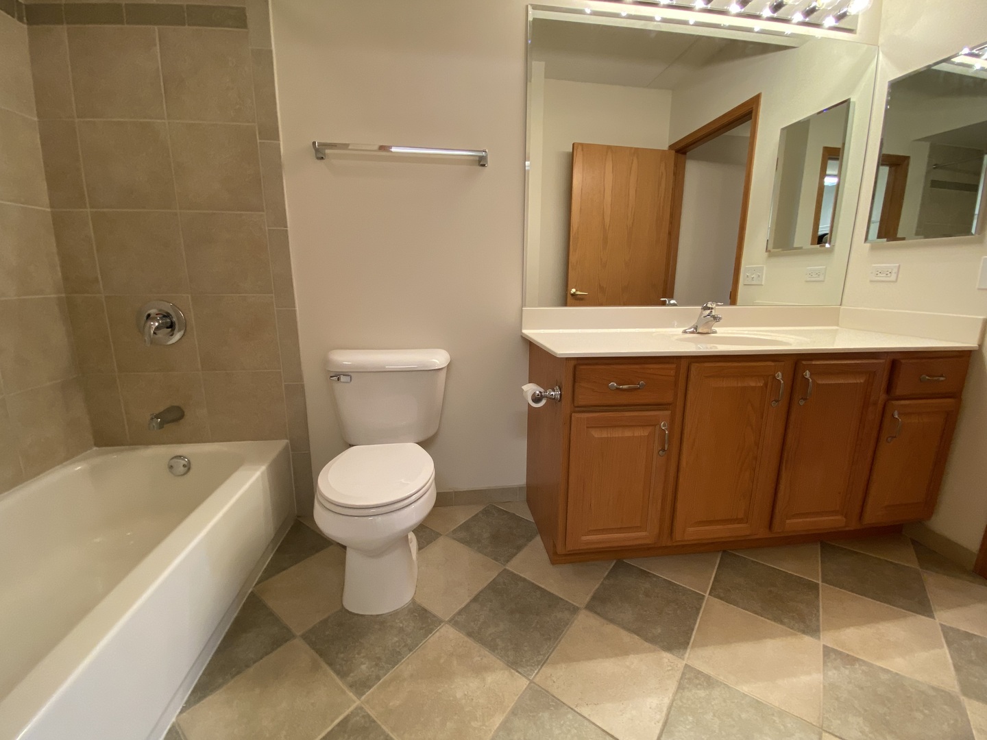 20 S MAIN Street #612, Mount Prospect, IL 60056