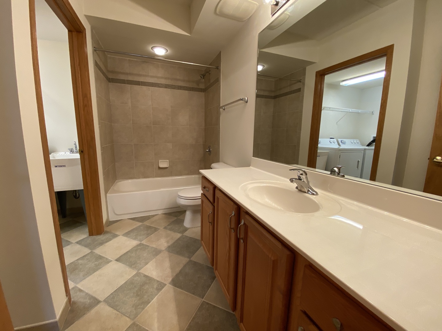 20 S MAIN Street #612, Mount Prospect, IL 60056