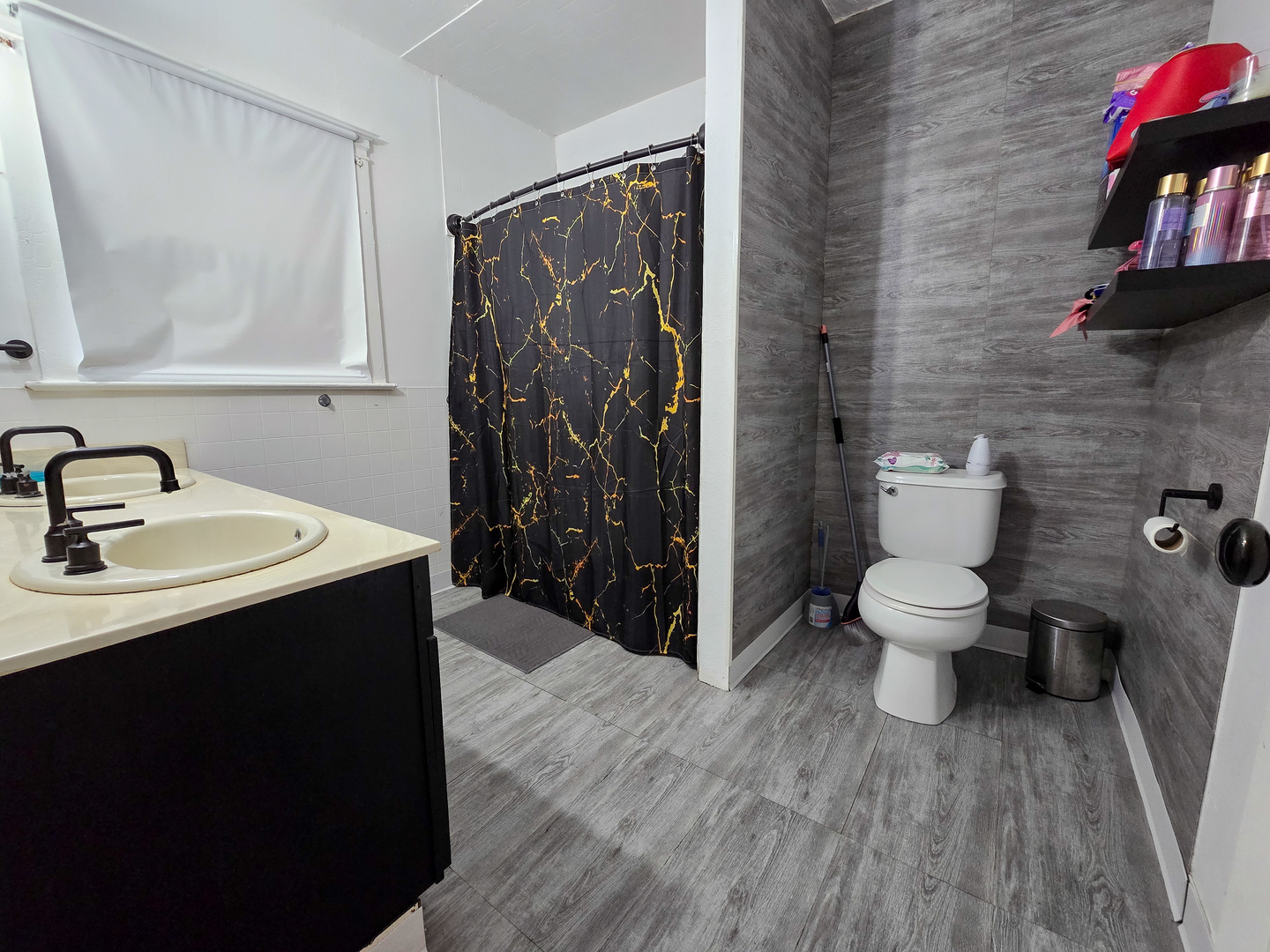 481 Division Street, Elgin, IL 60120