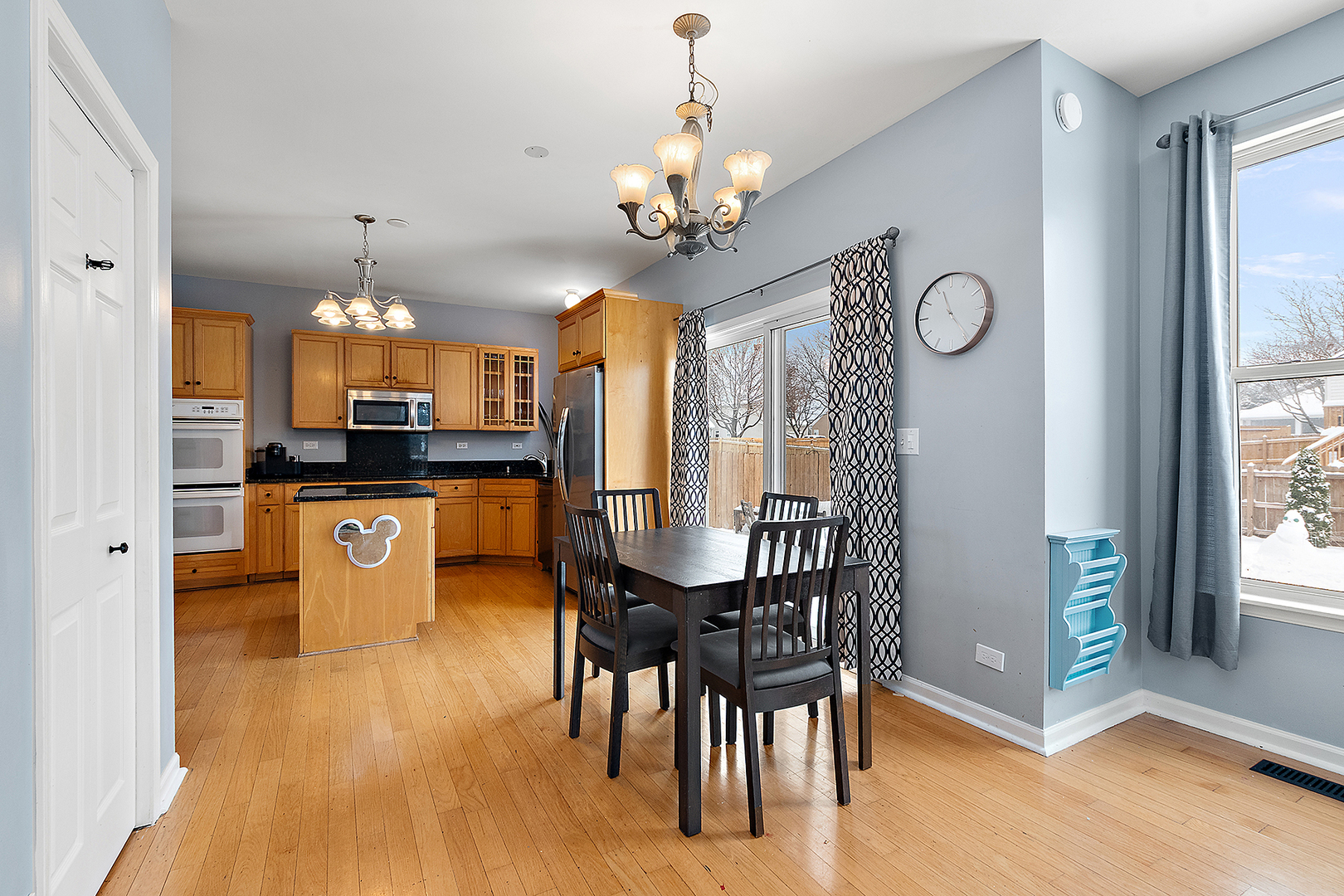 420 Wilshire Lane, Bolingbrook, IL 60440