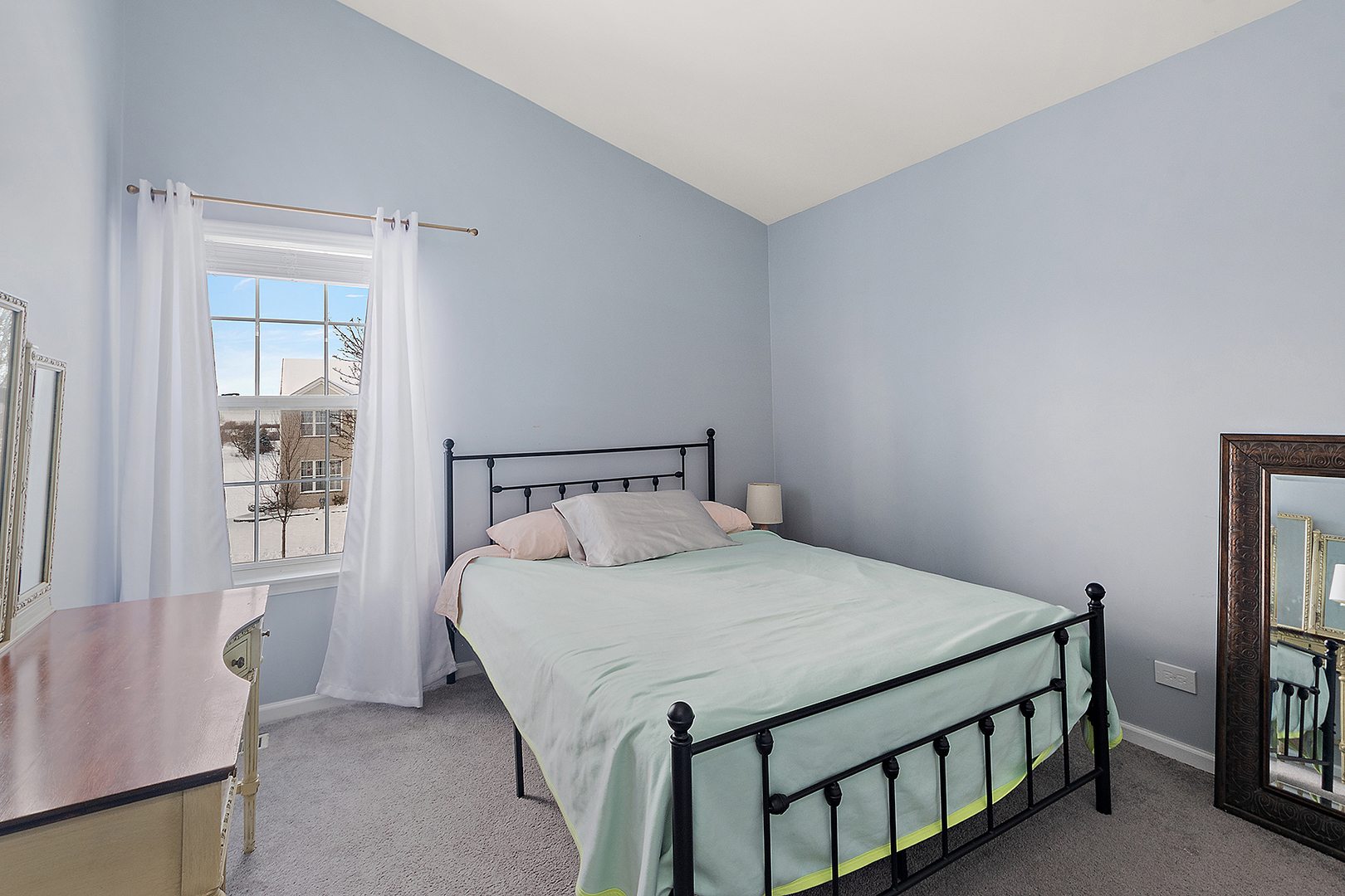 420 Wilshire Lane, Bolingbrook, IL 60440