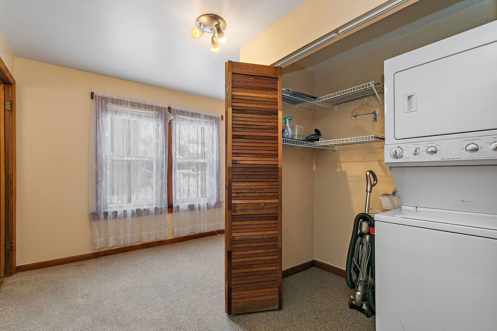 11824 Prairie Avenue, Hebron, IL 60034