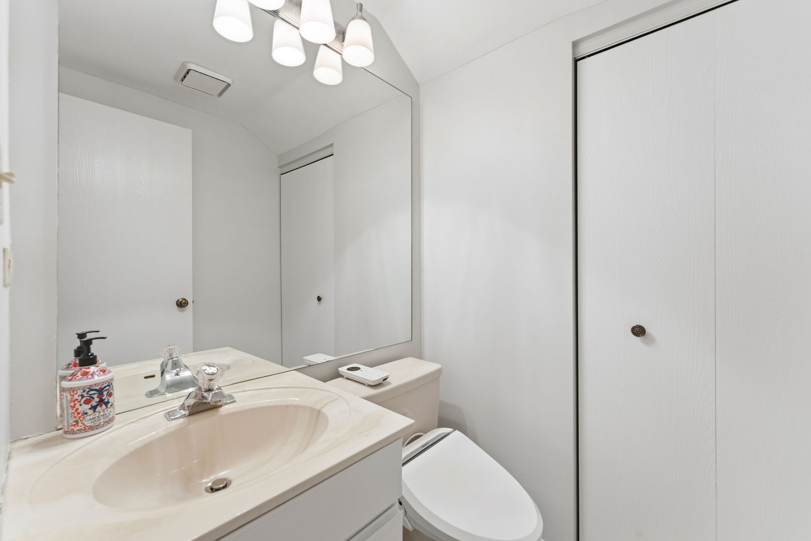 4564 Topaz Drive, Hoffman Estates, IL 60192