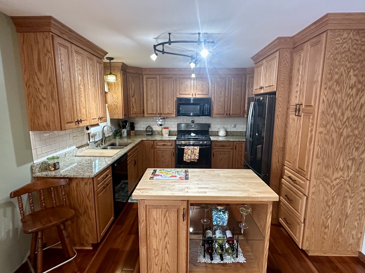 15813 Jon Road, Oak Forest, IL 60452