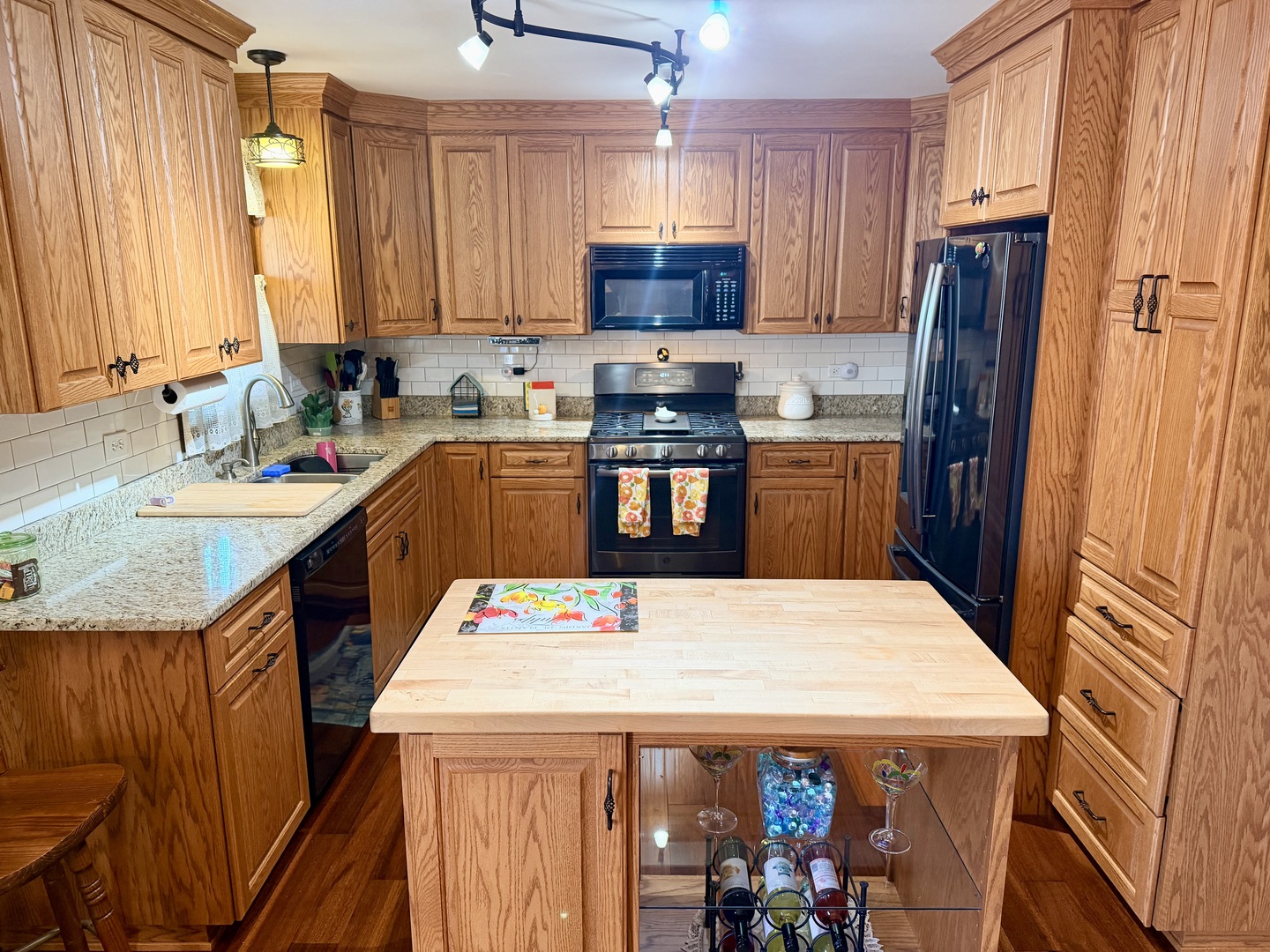 15813 Jon Road, Oak Forest, IL 60452