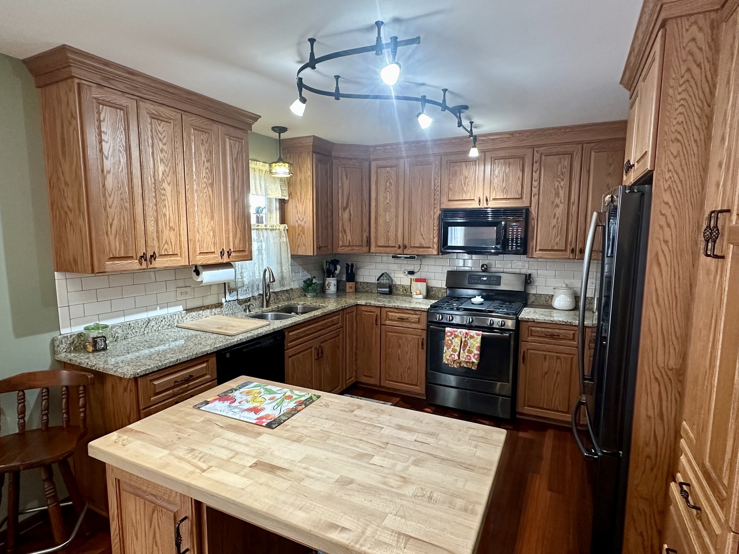 15813 Jon Road, Oak Forest, IL 60452